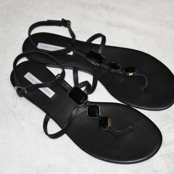 Diane von Furstenberg DVF Black 'Perugia' Sandals - Picture 3 of 5